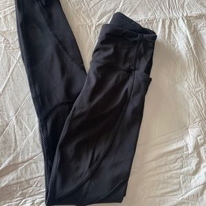 Amazing black leggings in excellent condition.